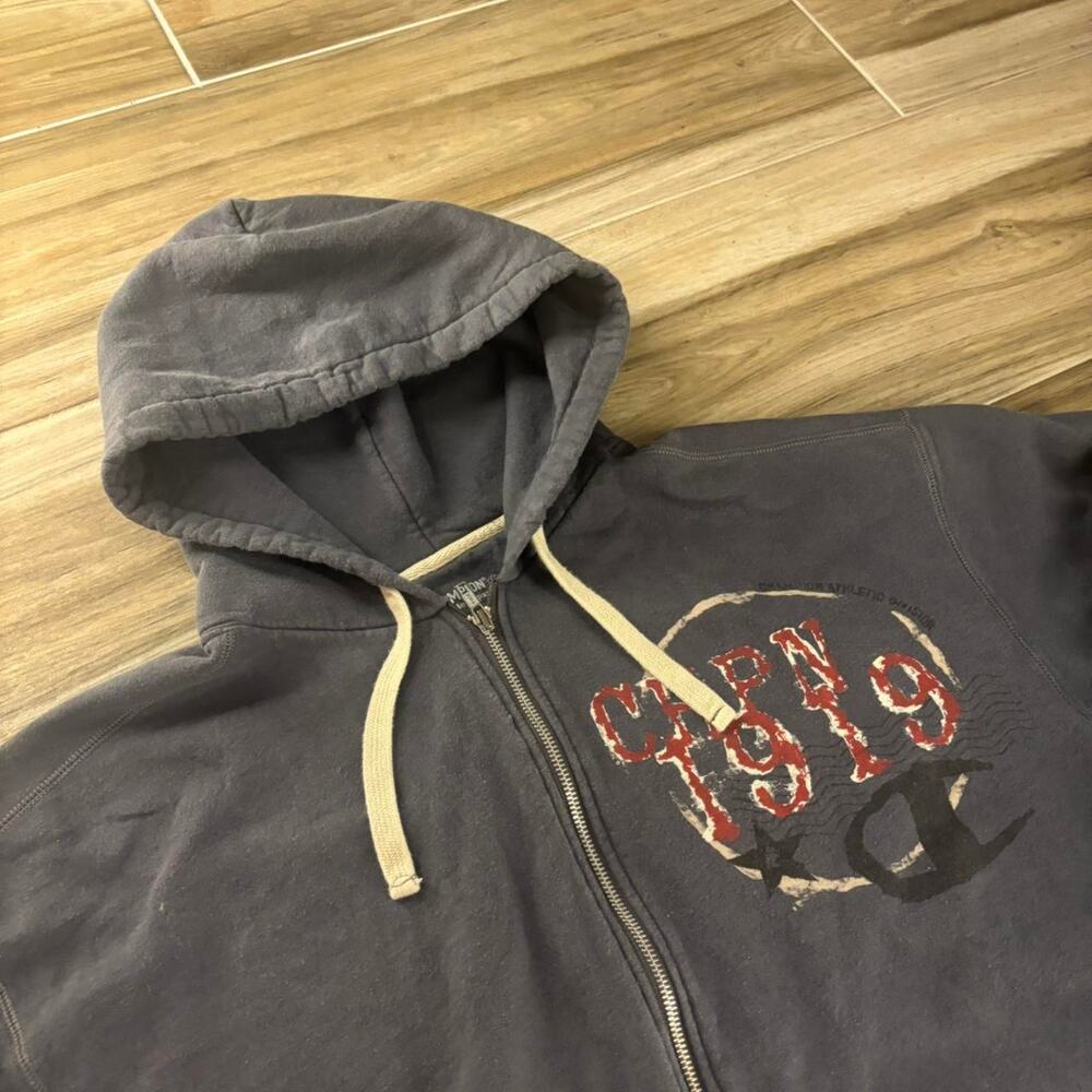 Vintage 2000’s Y2K Champions Hoodie Size XL